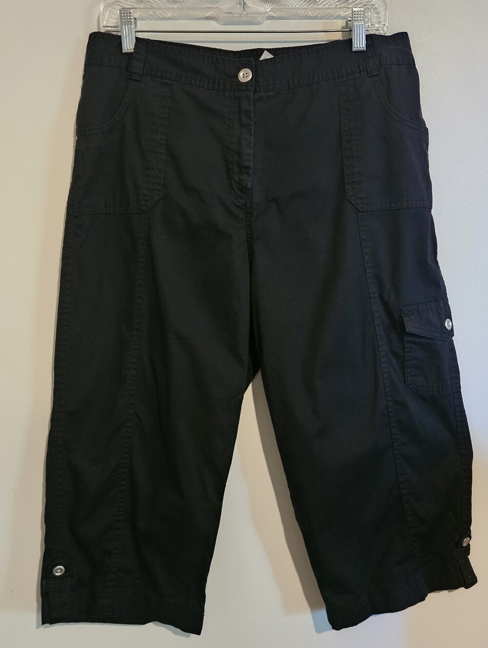 Hasting & Smith Black Capri Pants Women's 10 Stretch Button Detail